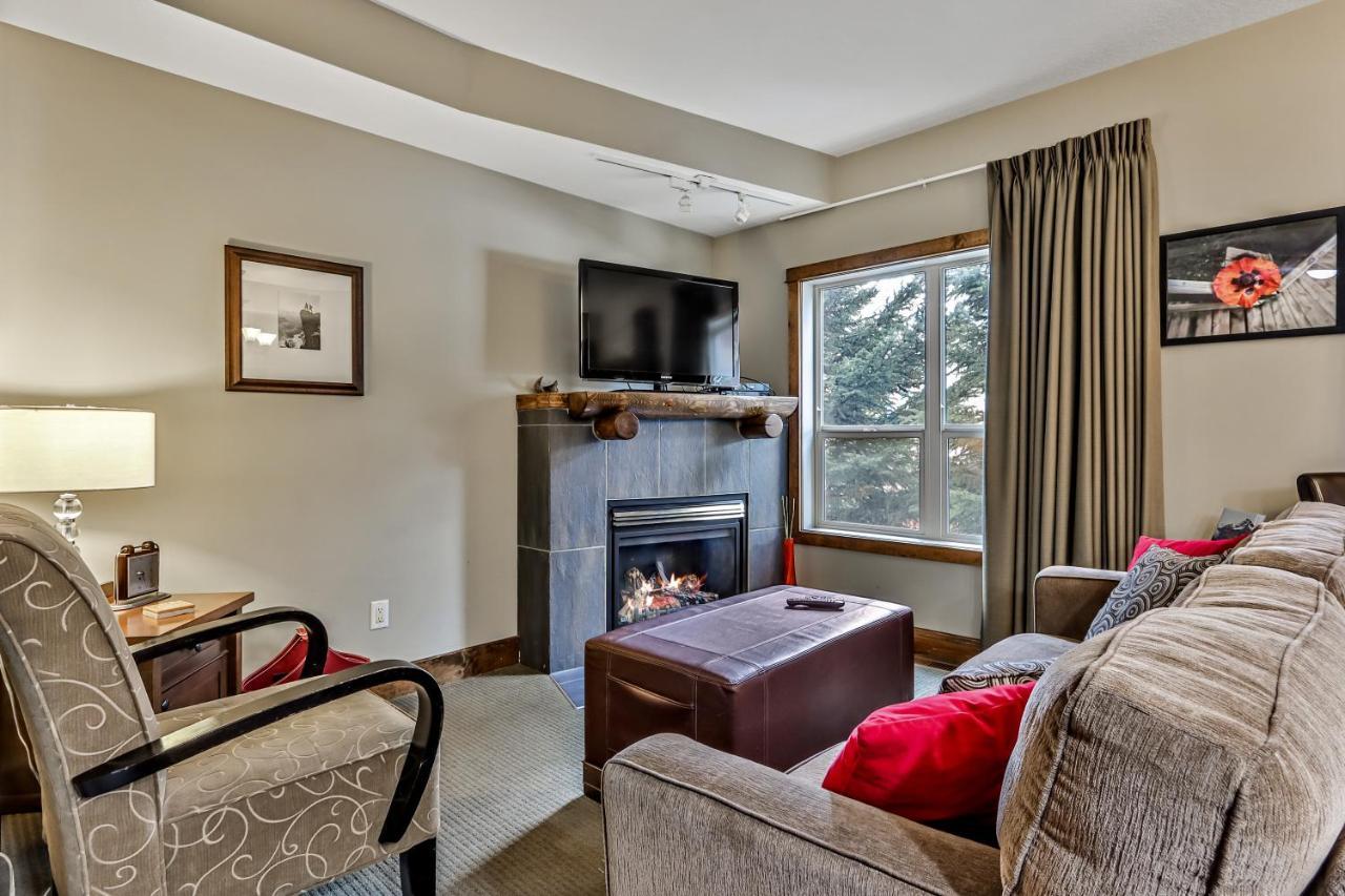 Spacious Mountain 2 Bedroom With Hot Tub Managed By Little Sister Getaways Canmore